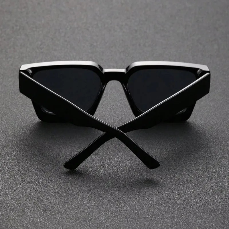 Óculos de Sol Estilo Lazer com Proteção UV400 – Unissex, Leves e Cheios de Atitude!