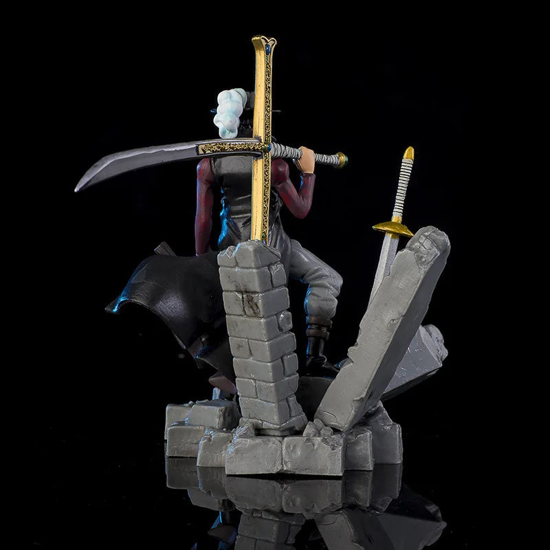 Figura One Piece – Dracule Mihawk 14cm