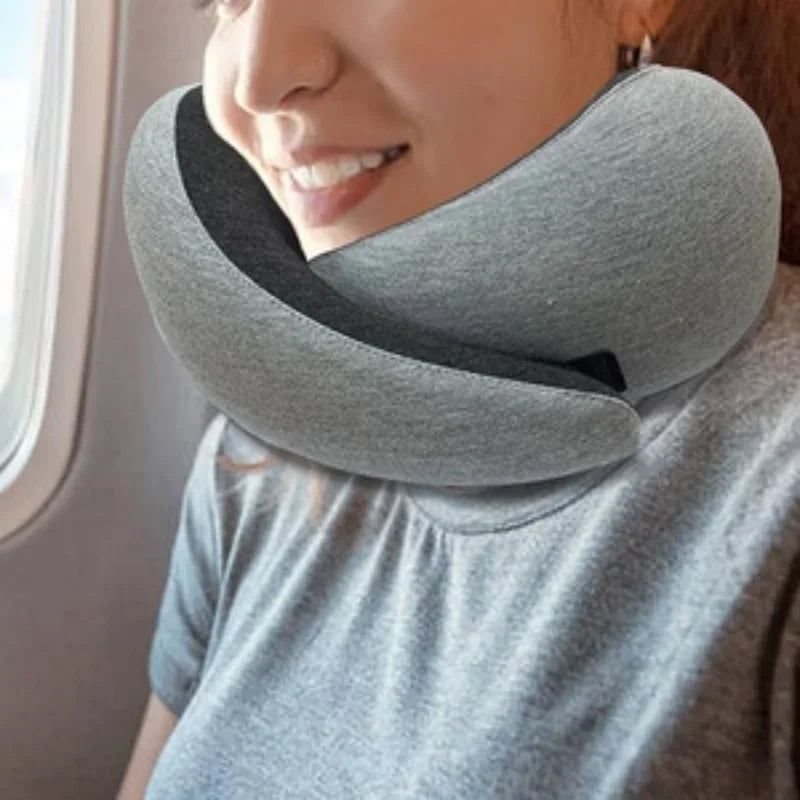 Travesseiro de Pescoço com Toque de Nuvem